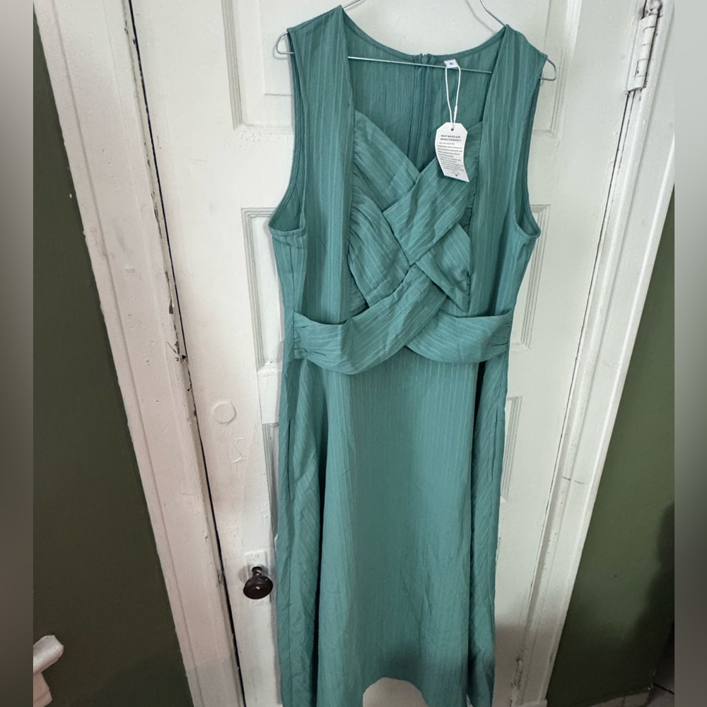 Elegant Teal Sleeveless Dress